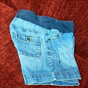 💲SALE💲Motherhood Maternity Shorts Size Small